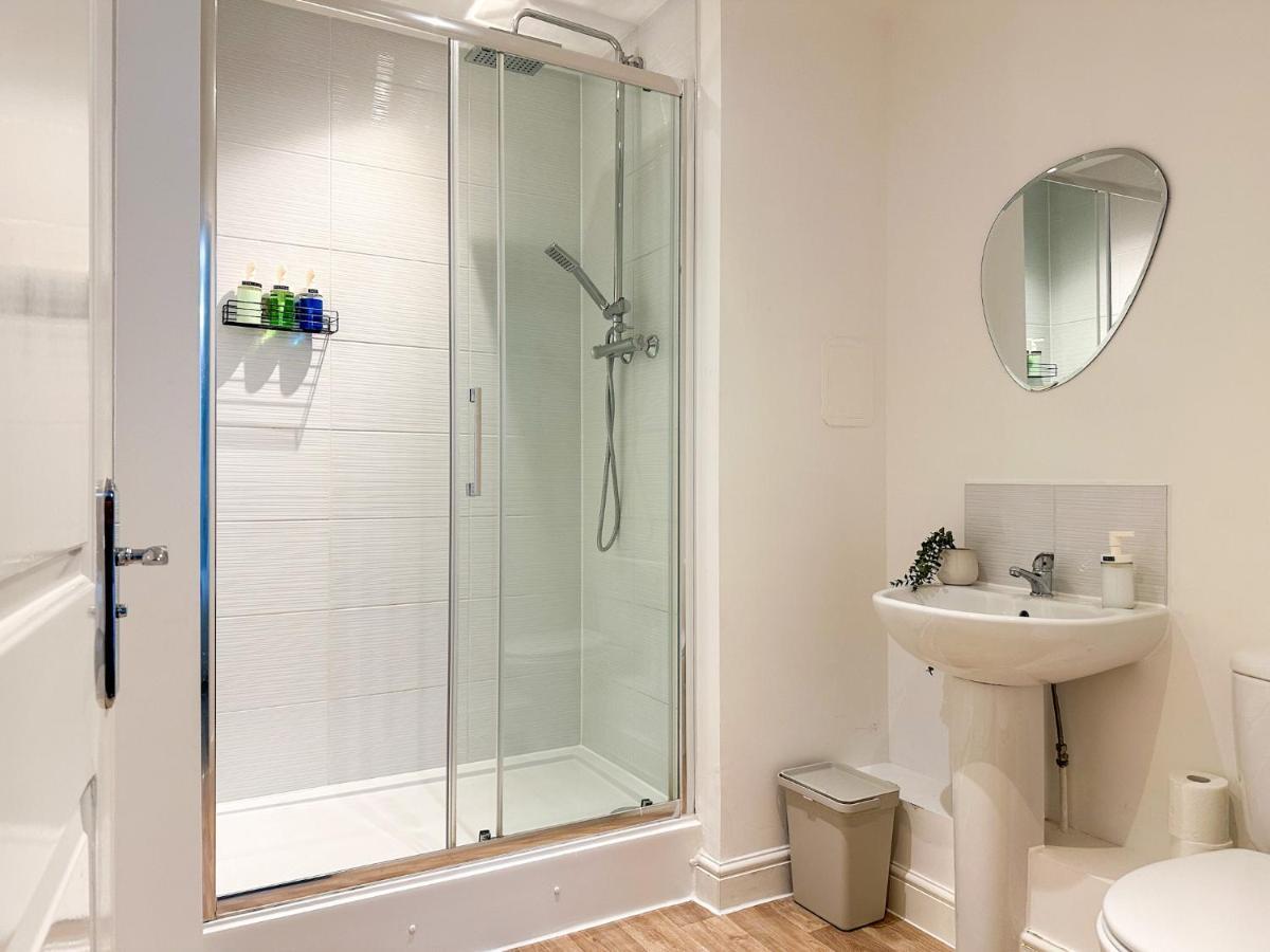 Luxury 2 Bedroom City Centre Apartment - Secure Parking - Amazing Location! Canterbury Exterior photo