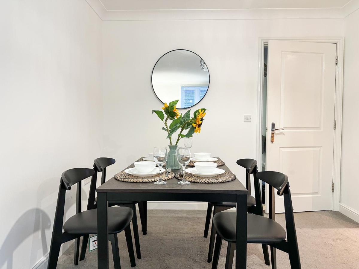 Luxury 2 Bedroom City Centre Apartment - Secure Parking - Amazing Location! Canterbury Exterior photo