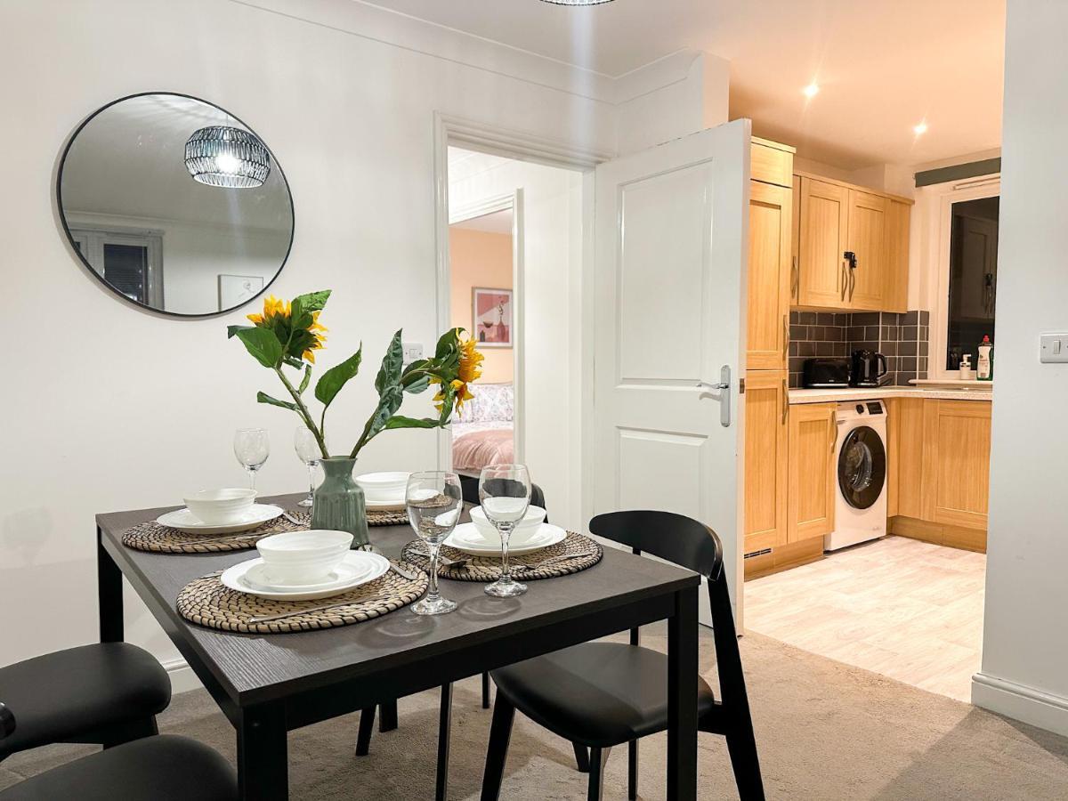 Luxury 2 Bedroom City Centre Apartment - Secure Parking - Amazing Location! Canterbury Exterior photo