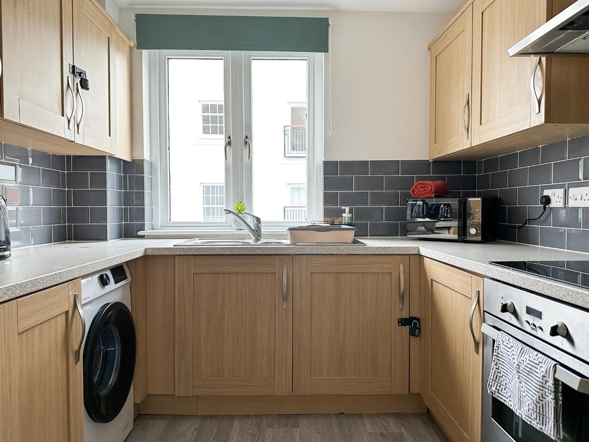 Luxury 2 Bedroom City Centre Apartment - Secure Parking - Amazing Location! Canterbury Exterior photo